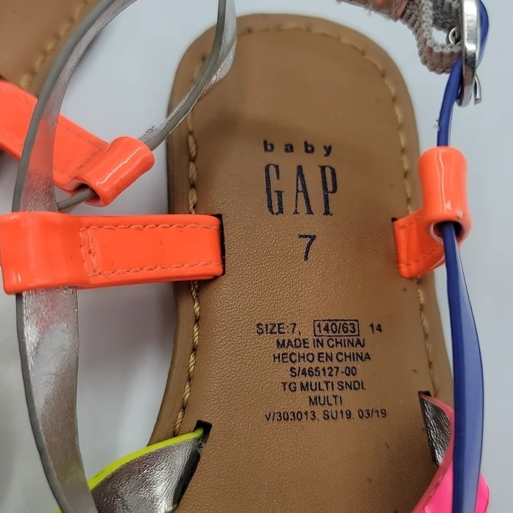 Baby gap strappy sandals size 7t